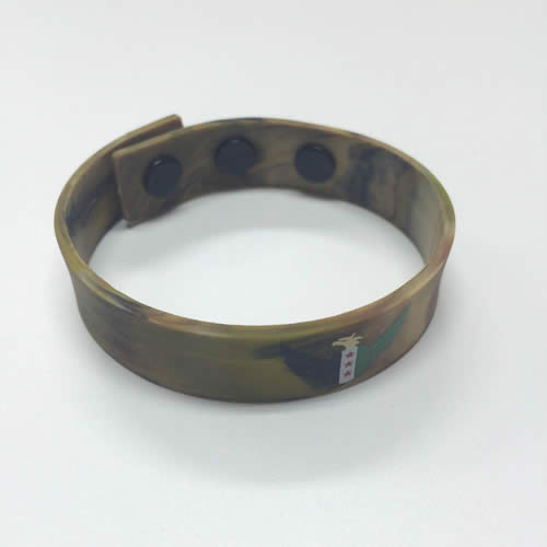 オリジナルシリコンバンドが激安!オリジナルシリコンバンド.com ボタン付きシリコンバンド