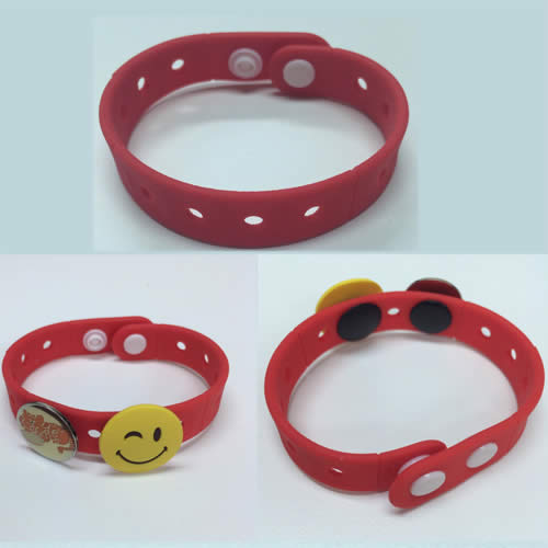 オリジナルシリコンバンドが激安!オリジナルシリコンバンド.com ボタン付き穴あきシリコンバンド