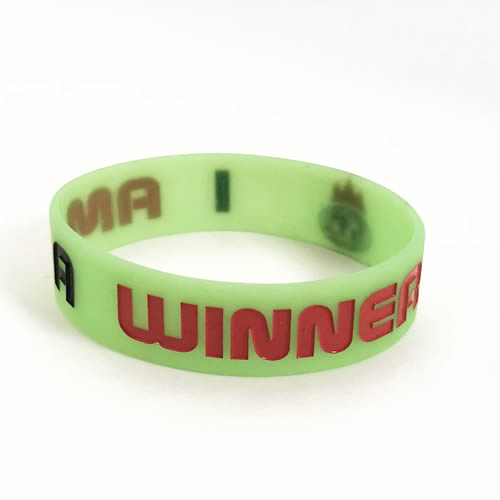 オリジナルシリコンバンドが激安!オリジナルシリコンバンド.com 20mm凹凸(エンボス)色ありオリジナルシリコンバンド